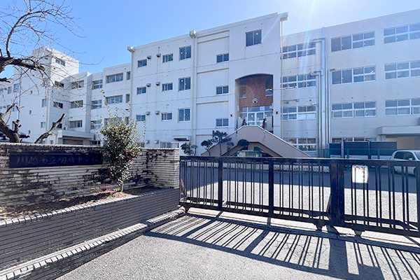 初雁中学校